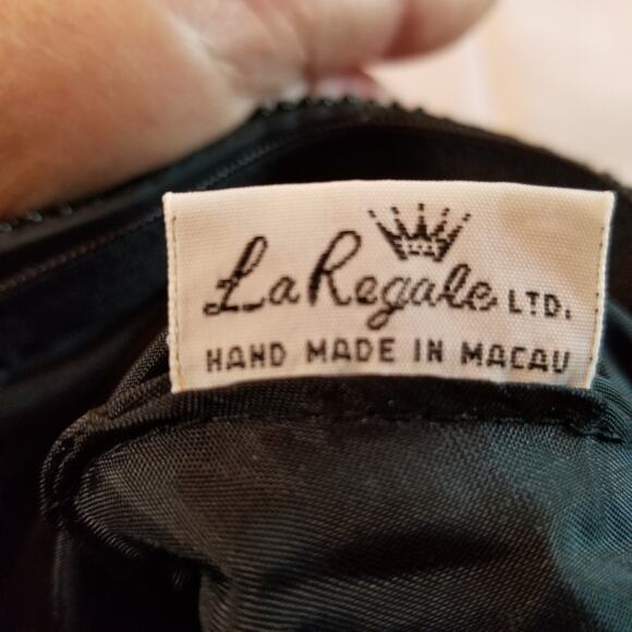 La Regale  LTD hand made in Macau sequined purse - Picture 3 of 12